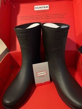 Hunter Black Short Waterproof Rain Boots with Removable Hunter socks